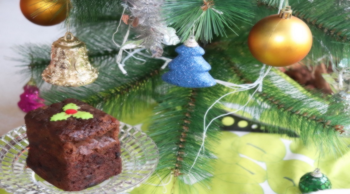 MACROBIOTIC VEGAN X’MAS PLUM CAKE