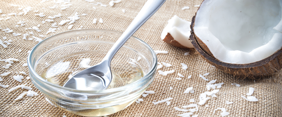 WHAT IS MCT OIL AND THE SUBTLE DIFFERENCE OVER COCONUT OIL?